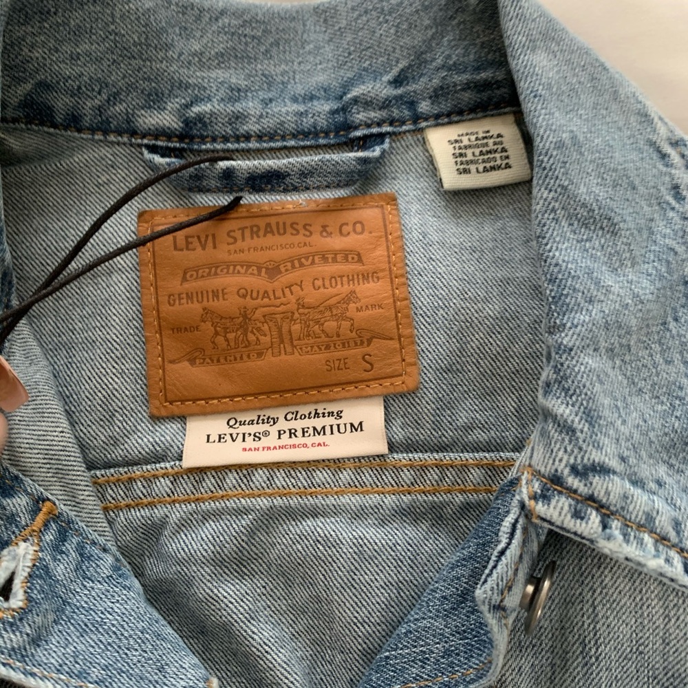 Levi’s Denim Jacket - Picture 4 of 6